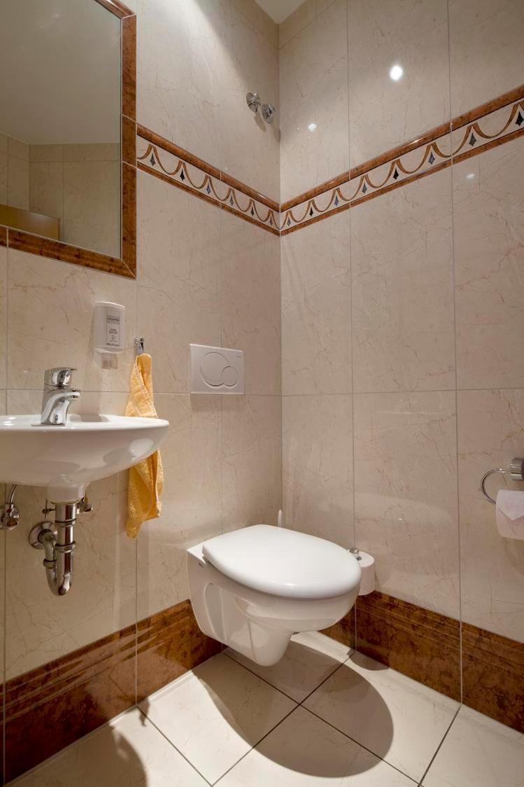 Germanenhof Hotel Sandebeck Bagian luar foto